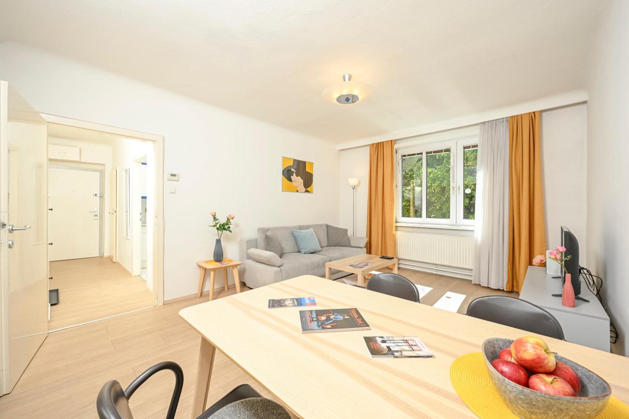 Apartment Szene By Ichbucheat *