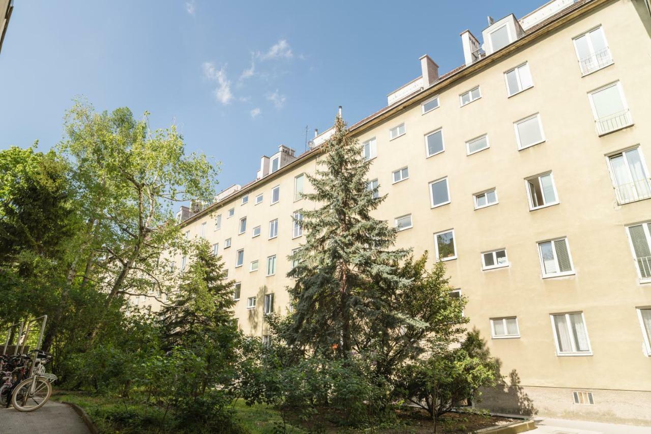 Apartment Szene By Ichbucheat Wien
